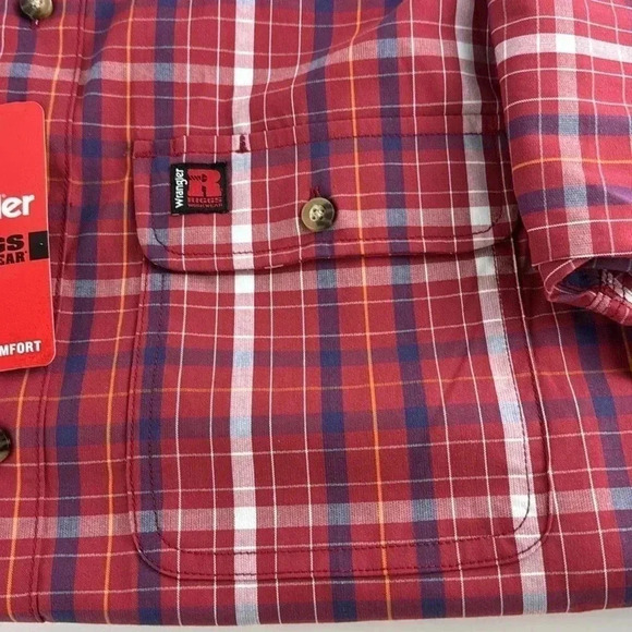 WRANGLER RED PLAID SIZE M BUTTON DOWN 2 POCKETS ON CHEST BUTTONS NWT SHORT SL - Picture 6 of 7